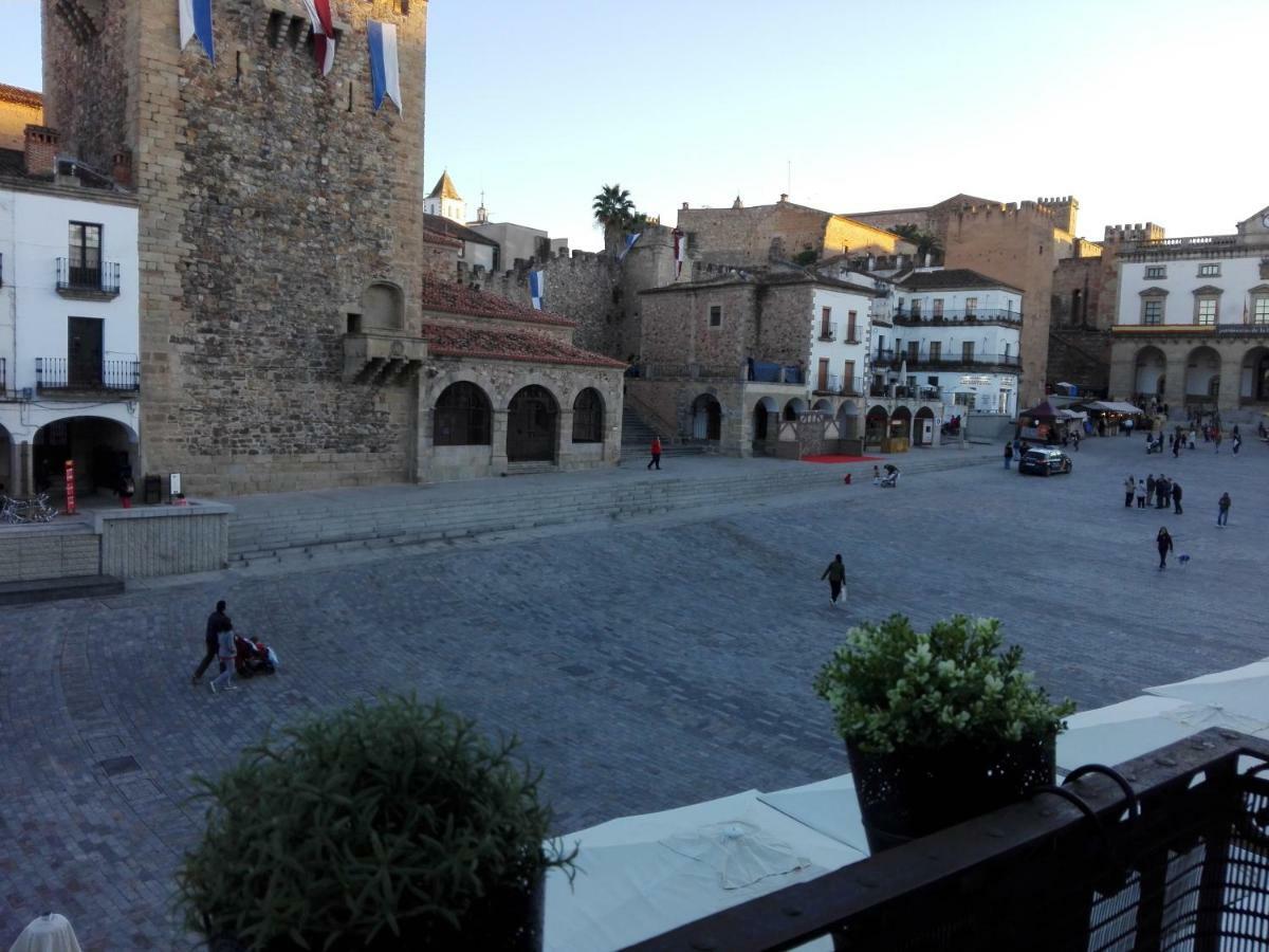 Apartamentos La Machacona Plaza Mayor Caces Exteriör bild
